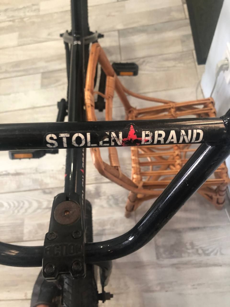 Продам велосипед BMX STOLEN