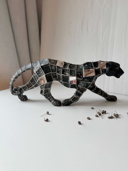 Pantera. Rzeźba w stylu afrykańskim. Figurka. Figura. Dziki kot.