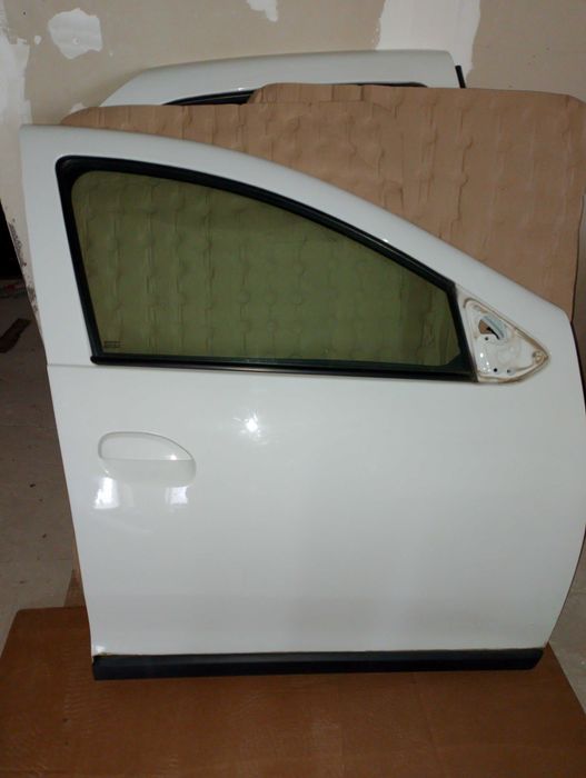 Двері Передні праві Renault/Dacia Logan 2 Logan mcv