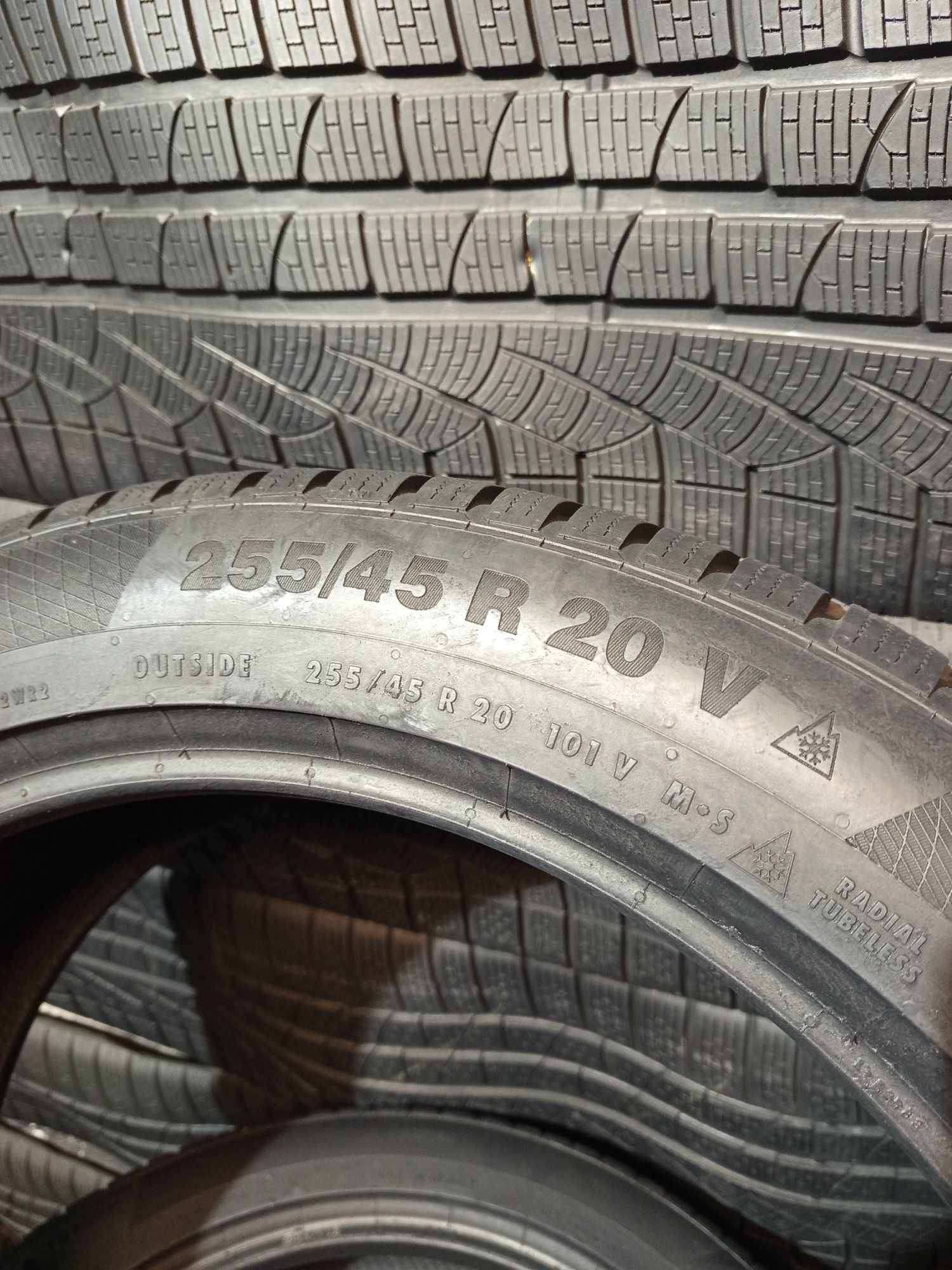 255/45R20 Continental WinterContact Ts850p