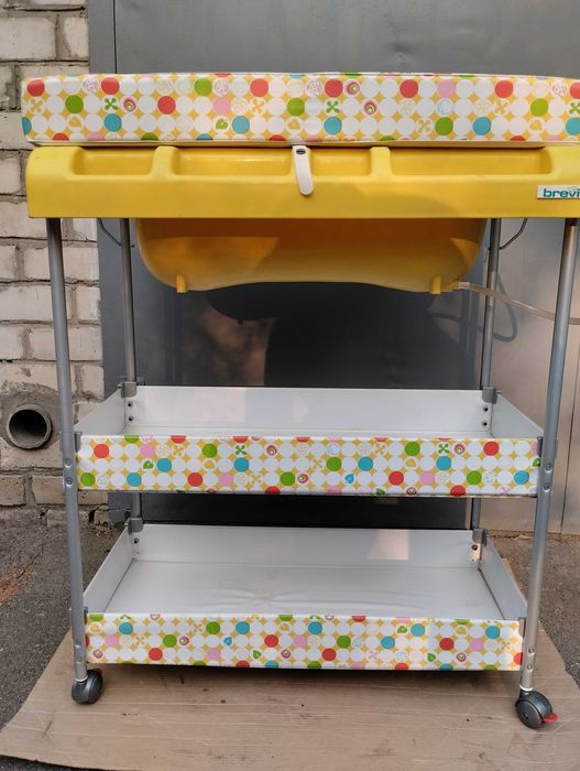 Пеленальный столик+ванночка+полки для вещей Brevi