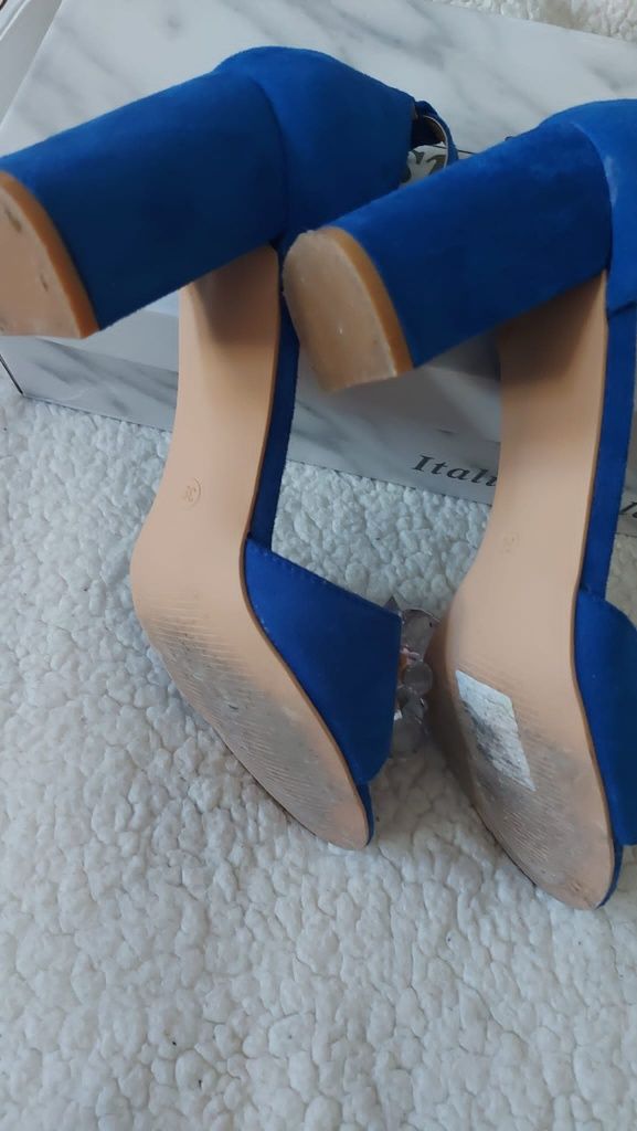 Eleganckie buty w kolorze chabrowym. Rozm 39