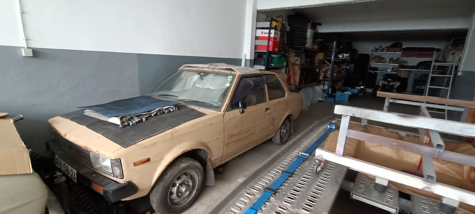 Toyota Corolla ke 70