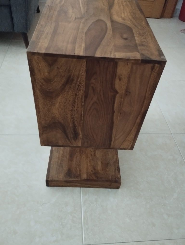 Mesa de cabeceira
