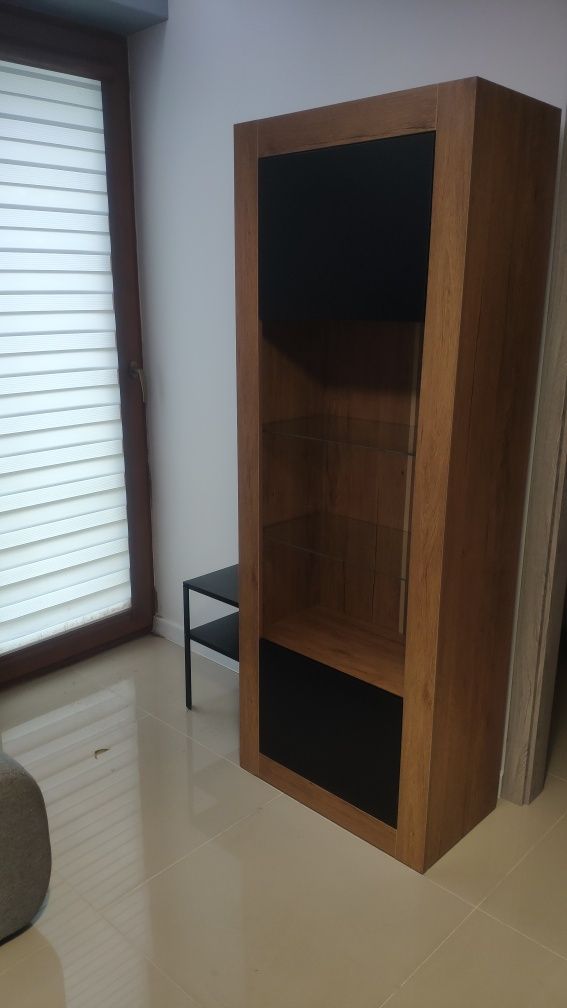 Witryna do salonu