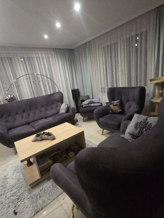 Kanapy fotel i podnóżek