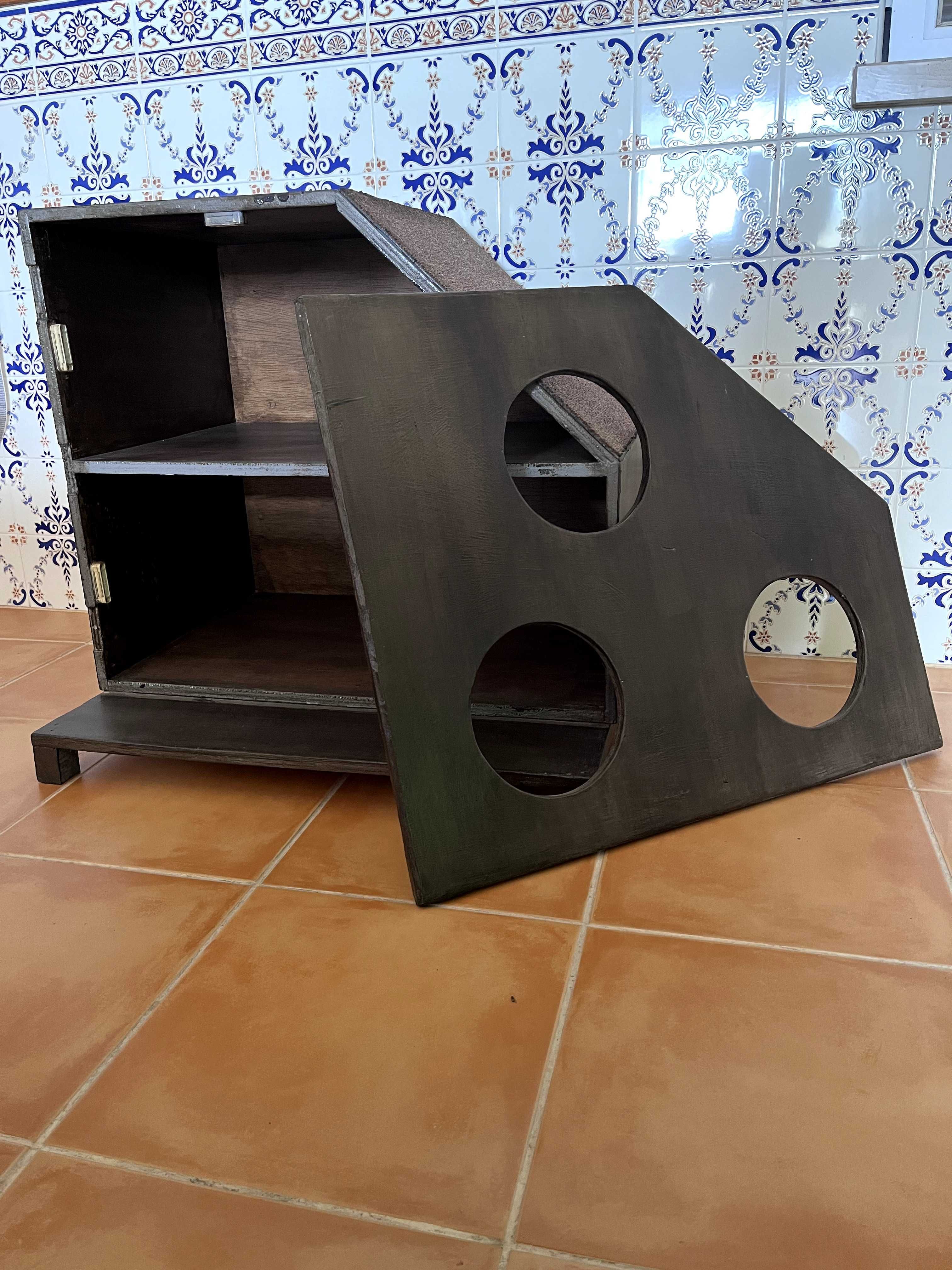 Casota / Esconderijo Artesanal para Gatos