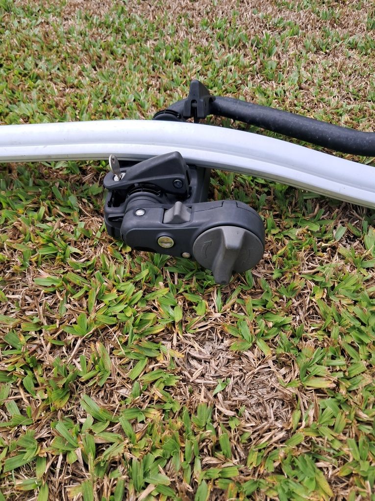 Suporte Thule para desocupar.