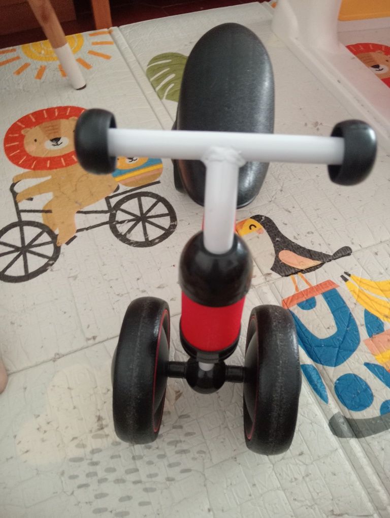 Triciclo para criança