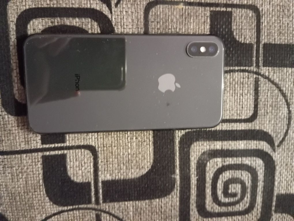 iPhone 10x 64gB  + 5 чехлов + коробка