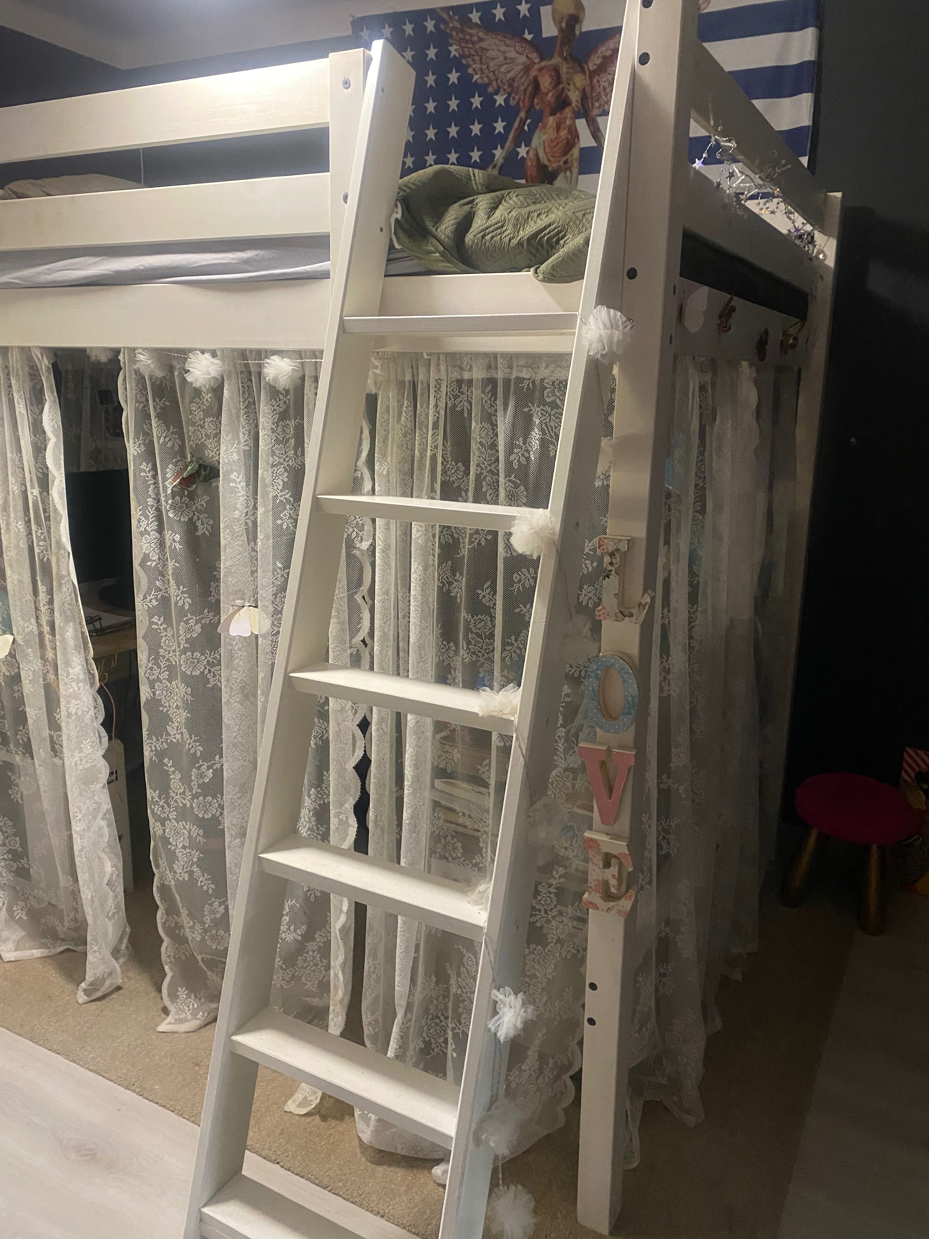 Cama alta de casal ikea