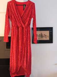 Czerwona cekinowa sukienka, idealna na karnawał