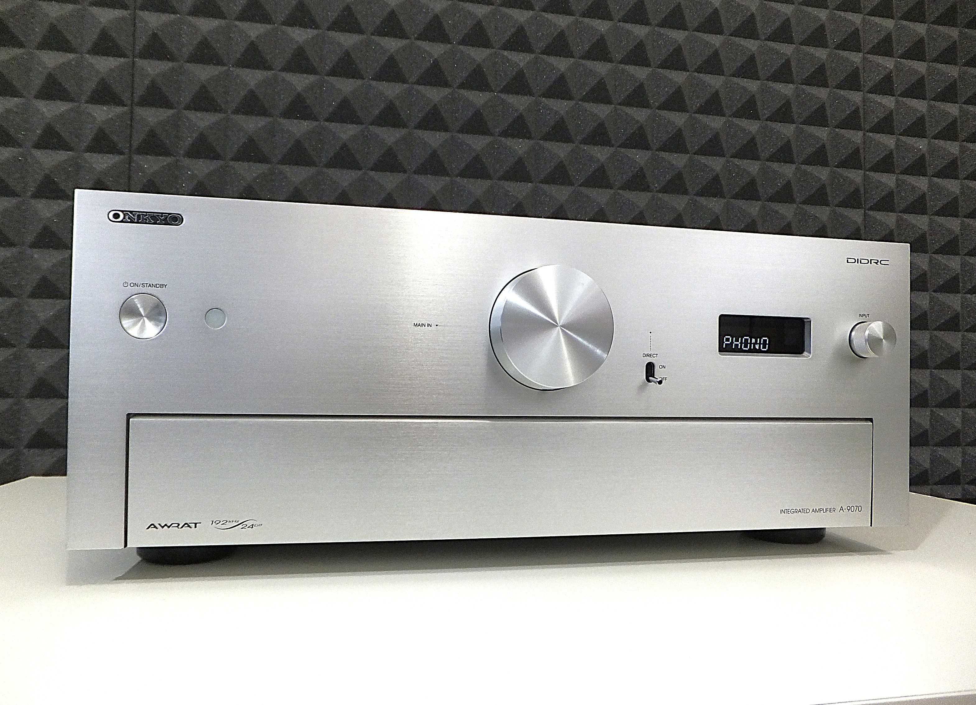 Potężny nowoczesny wzmacniacz stereo ONKYO A-9070