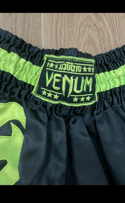 Calções novos Venum M