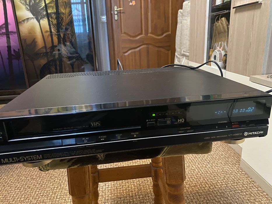 Видеомагнитофон Hitachi Vt 498em