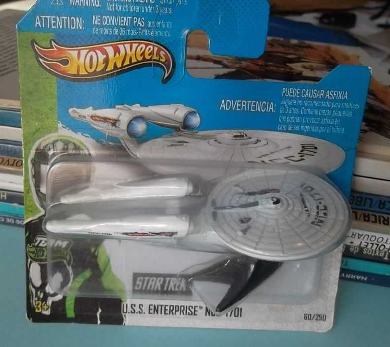 STAR TREK U.S.S. ENTERPRISE - HOT WHEELS