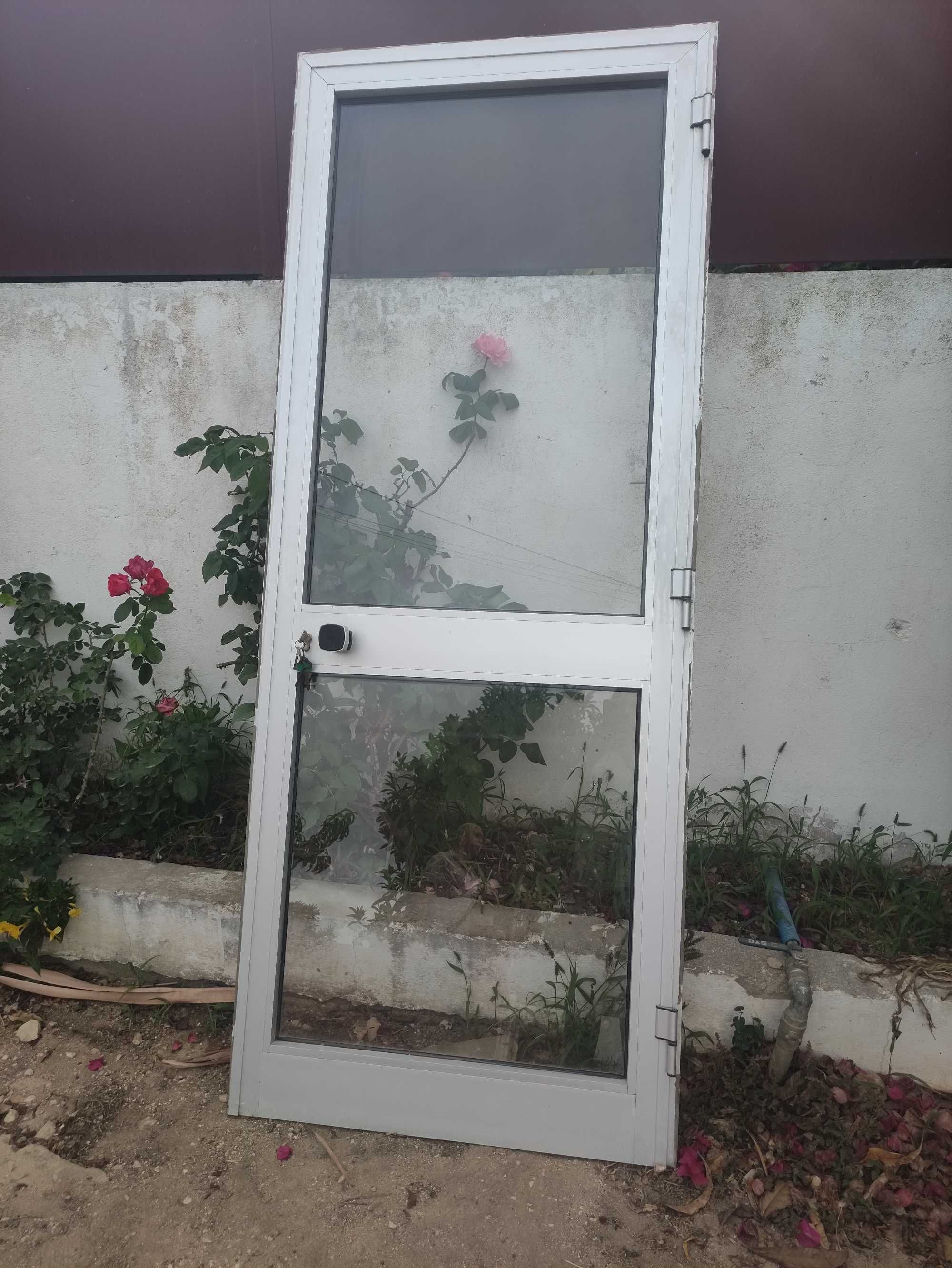 Porta em alumínio