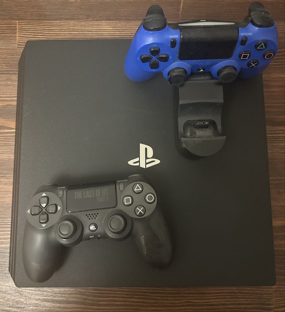 Sony Playstation 4 Pro Black на 1 Tb пам‘яті! З лімітованим геймпадом