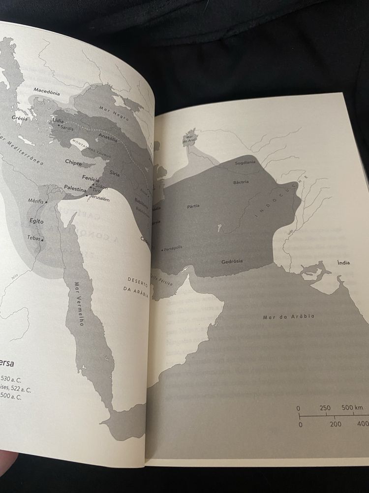 Livro “Guerra e Paz - Uma História Política do Mundo”