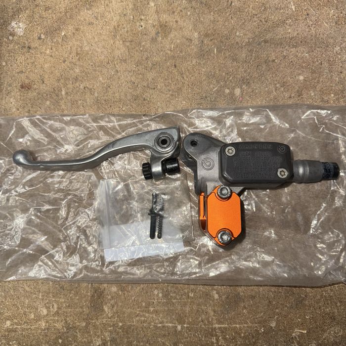 Циліндр зчеплення головний в сборі BREMBO (10мм)