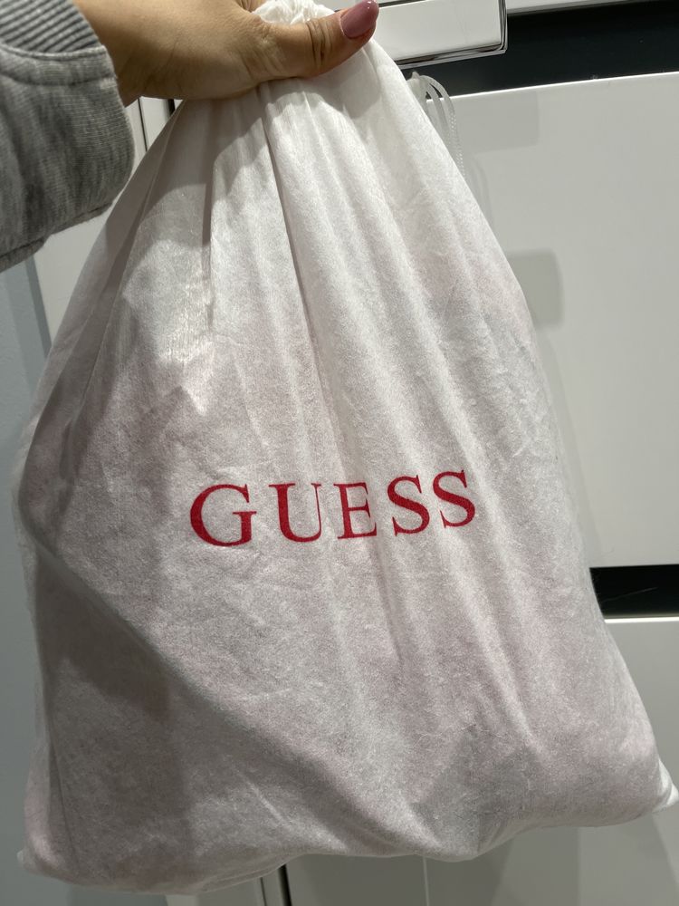 Сумка Guess