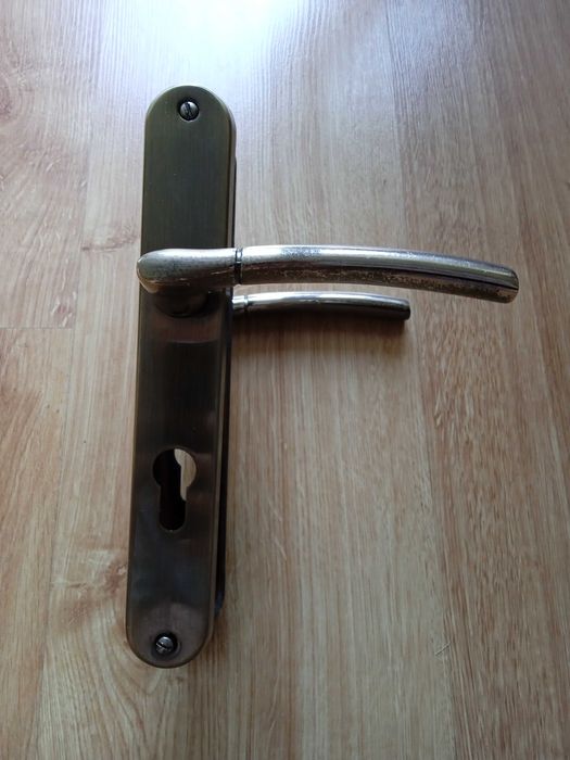 Klamki do drzwi wejściowych