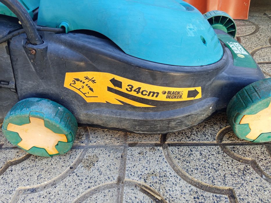 Corta relva black and Decker pouco uso