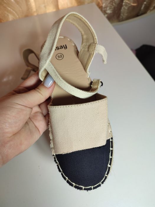 Босоніжки для дівчинки