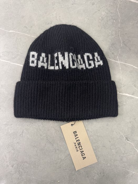 Шапка Balenciaga