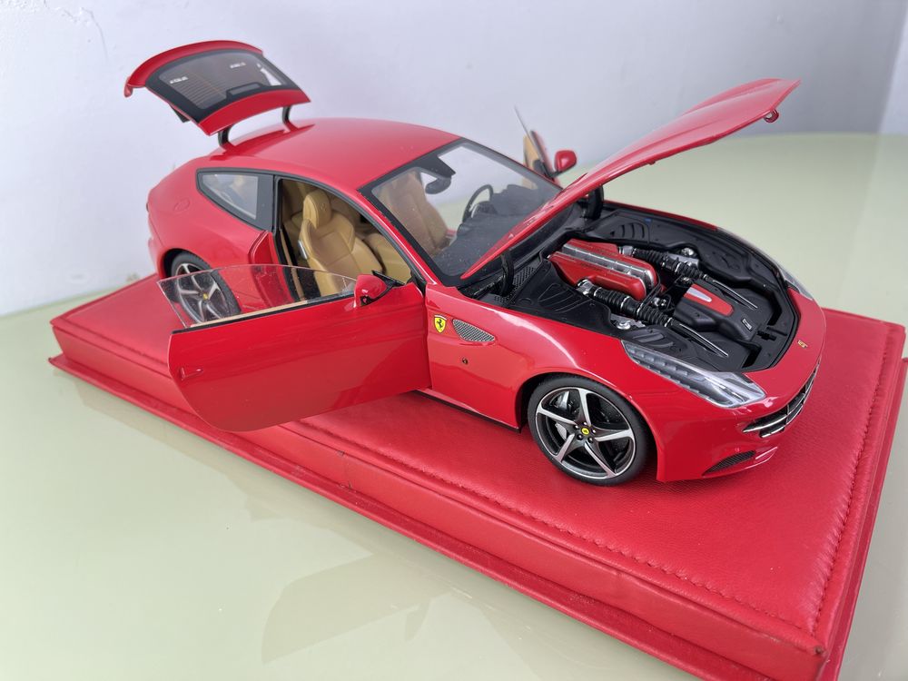 Ferrari Elite FF 1/18 Hot Wheels