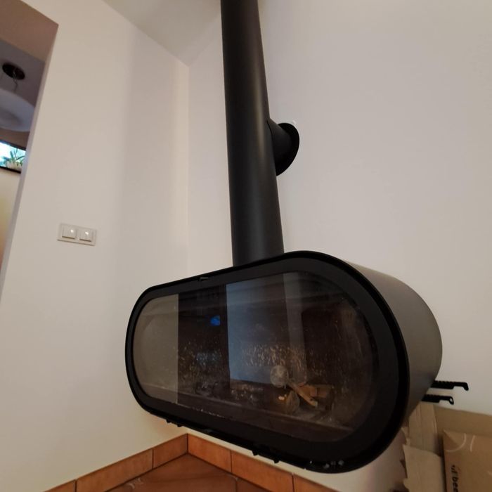 Kominek nowoczesny wiszący Rocal D8 9 kW