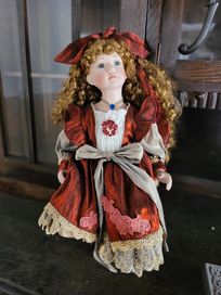 Porcelanowa lalka, antyk