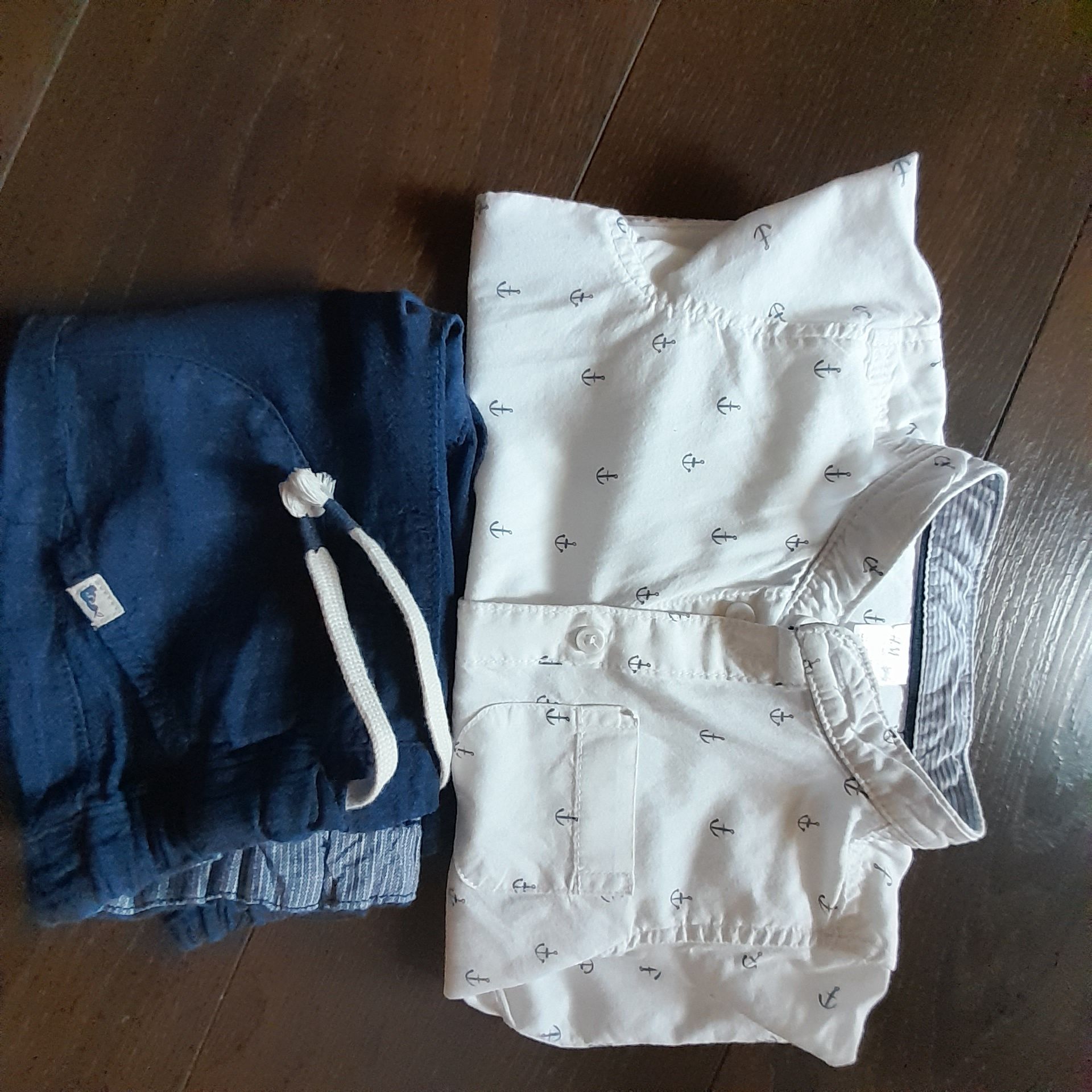 Komplet koszula spodnie dla chłopca H&M rozm. 80  kotwice