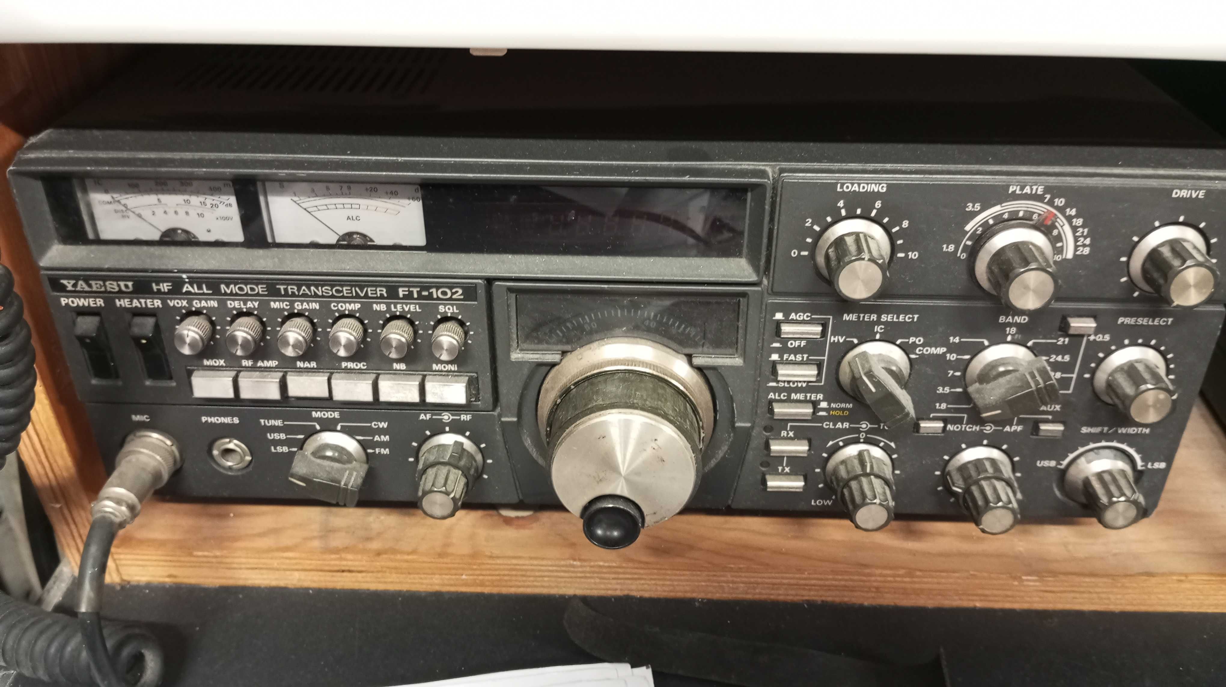 Base HF Yaesu FT102