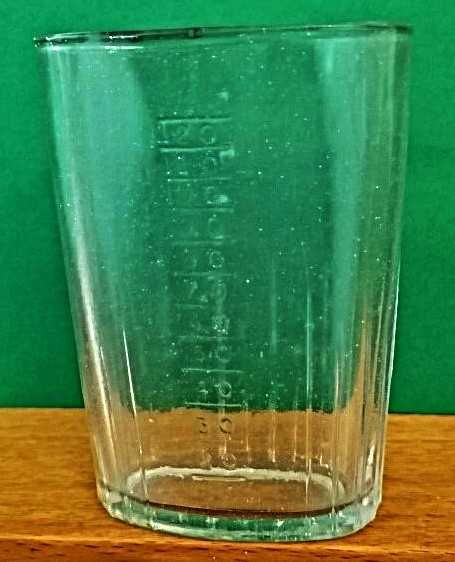 Copo termal oval em vidro, antigo