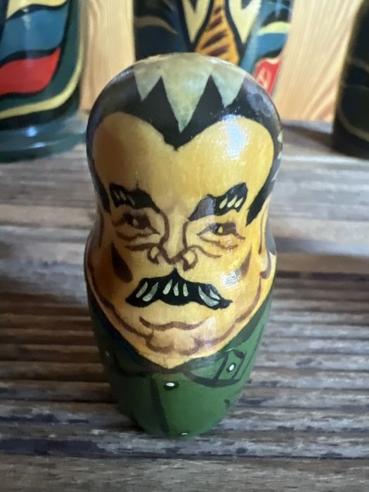 Sprzedam rzadkie 6szt matrioszki z przywódcami ZSRR/Rosji lata 80 te.