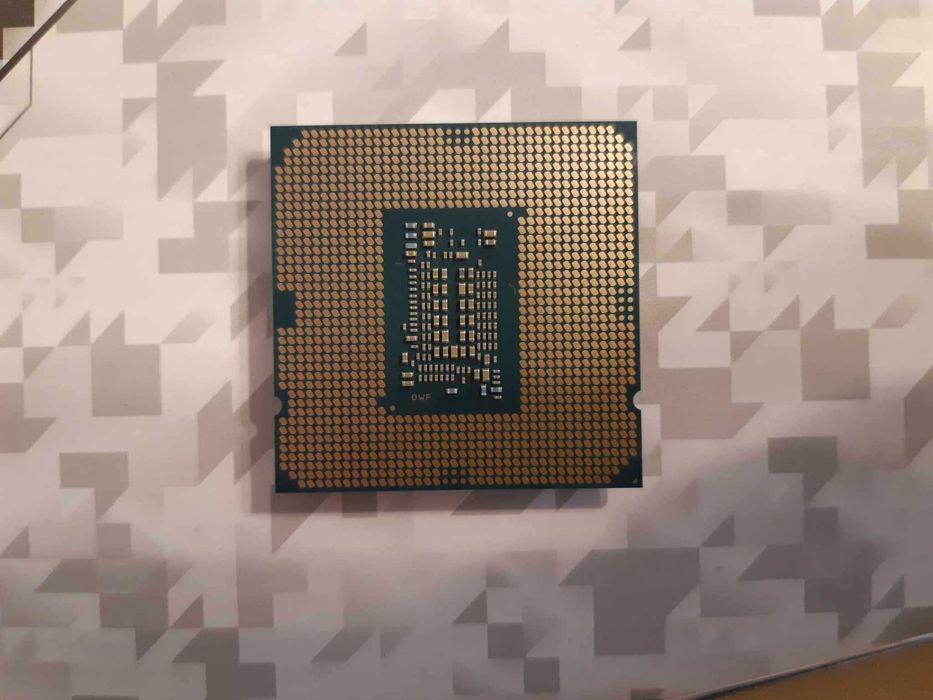 Intel i5-10505 (turbo 4.6GHz) 3.2GHz 12MB lepszy od i5-10400F