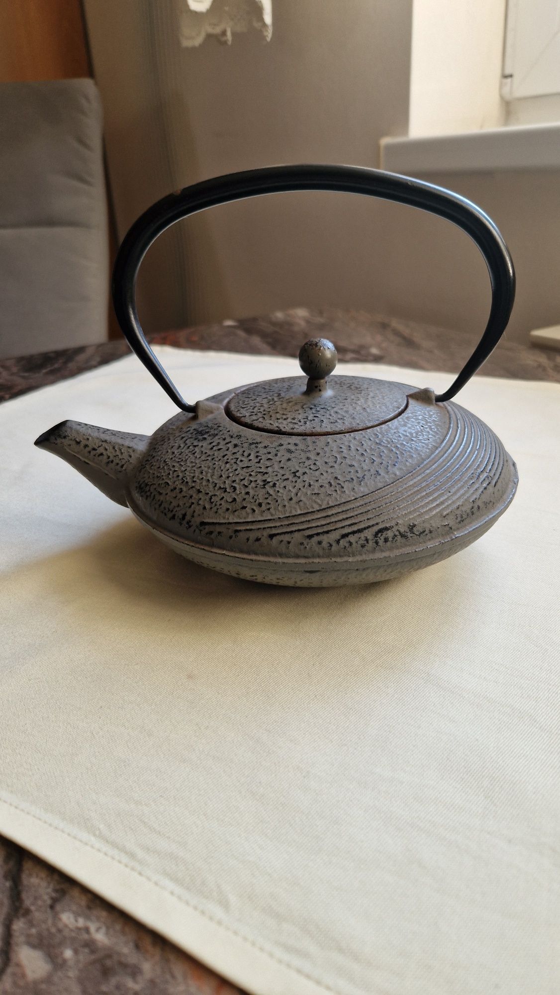 Чавунний чайник для заварювання Hieroglyphs Cast iron 800 ml