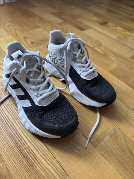 Кросівки adidas розмір 32