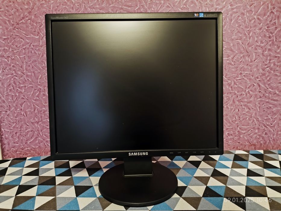 Монитор Samsung 943N неисправный