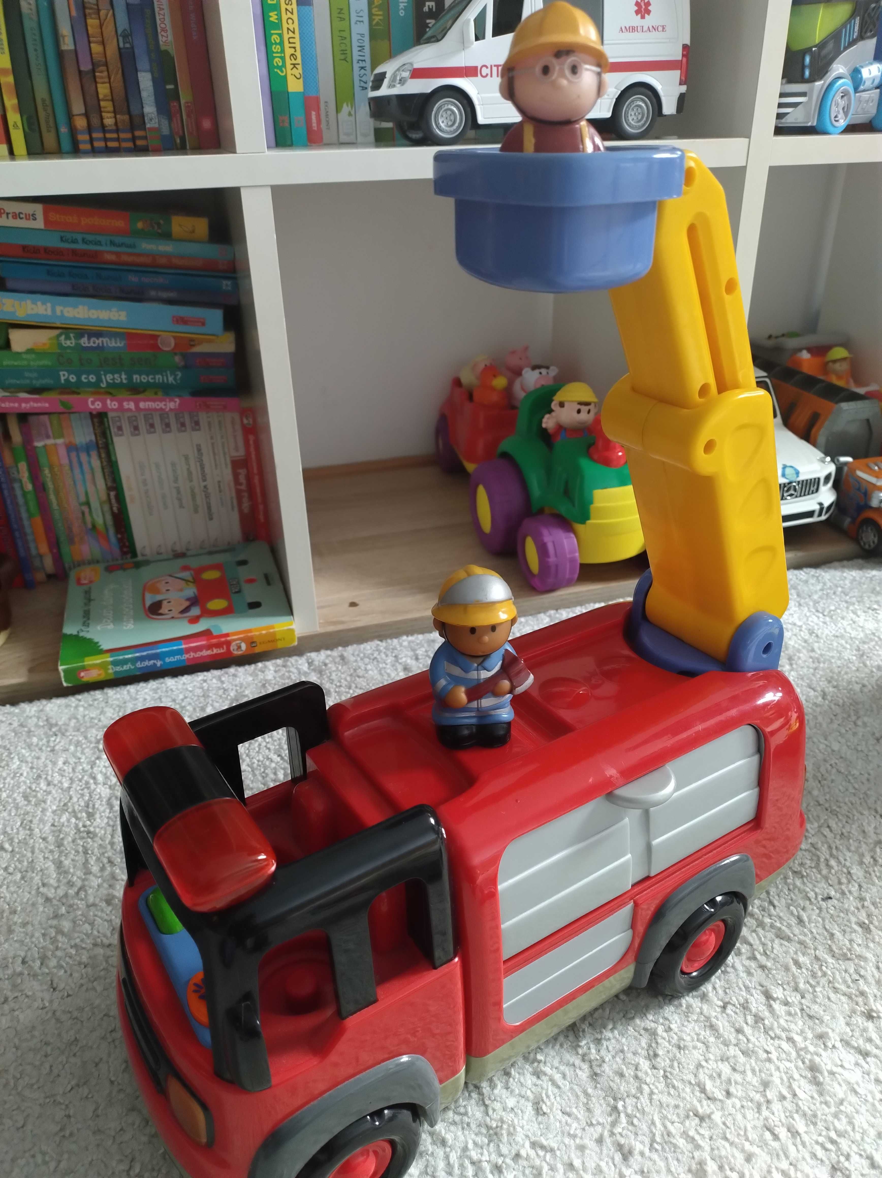 Duży wóz strażacki z drabiną i dwoma figurkami firmy Elc