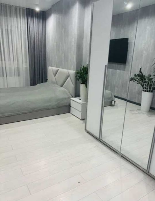 Велику продам  двух кім. квартиру в ЖК Крістал 67м.кв. з ремонтом!SE