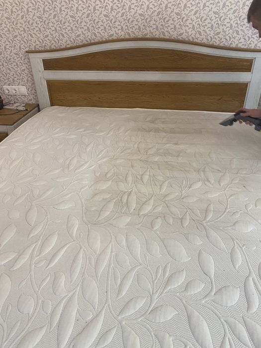 Хімчистка мʼяких меблів