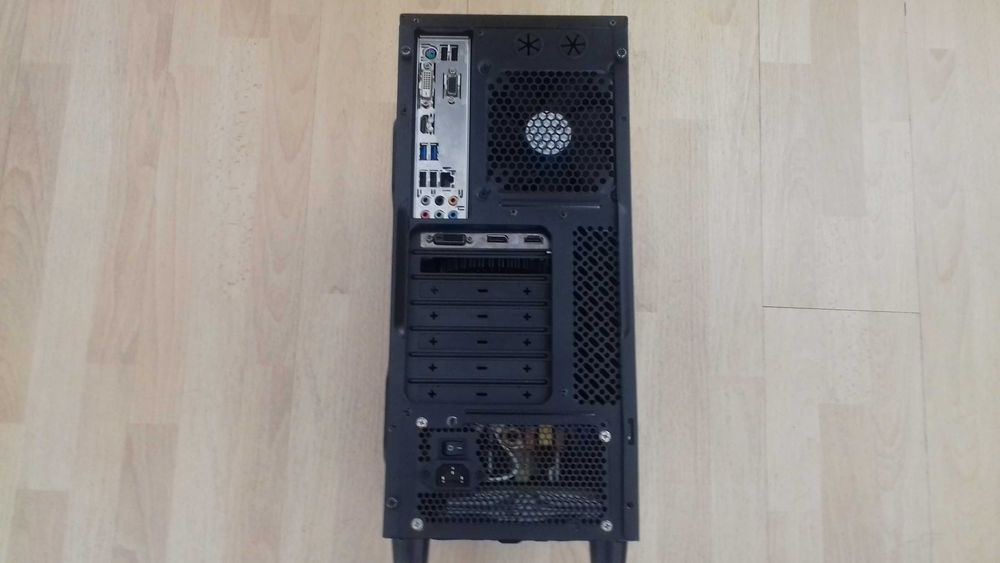 Komputer PC Procesor i5-4460,16 GB RAM, karta Gigabyte 1060 3 GB