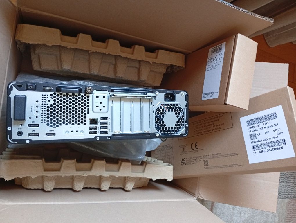 HP EliteDesk 600 G9 I5-12500 com 16GB RAM DDR5 SFF 
Computador HP Elit