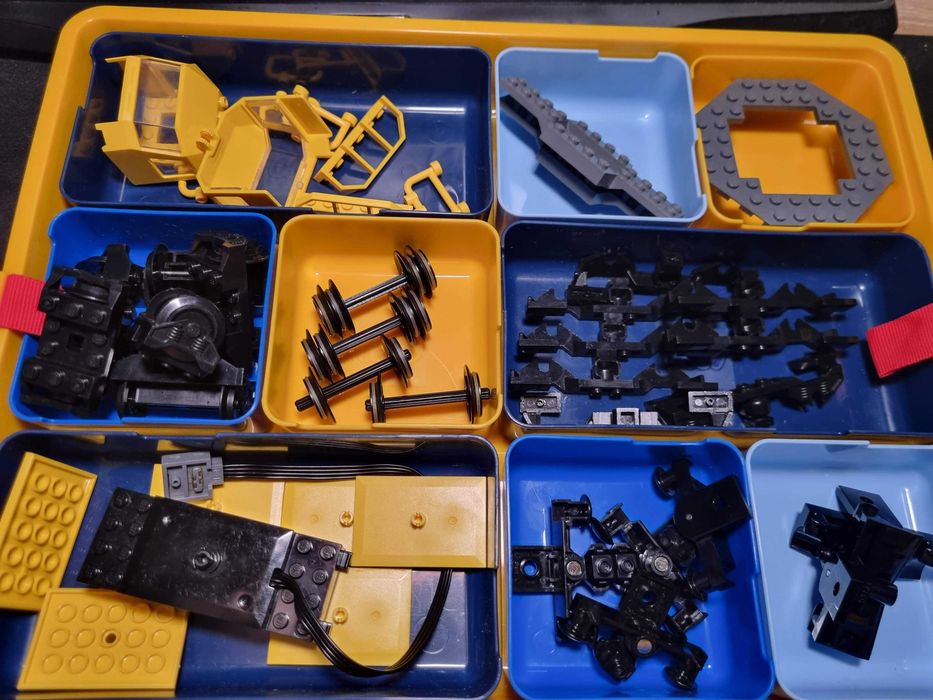 Деталі Lego для складання потягів
