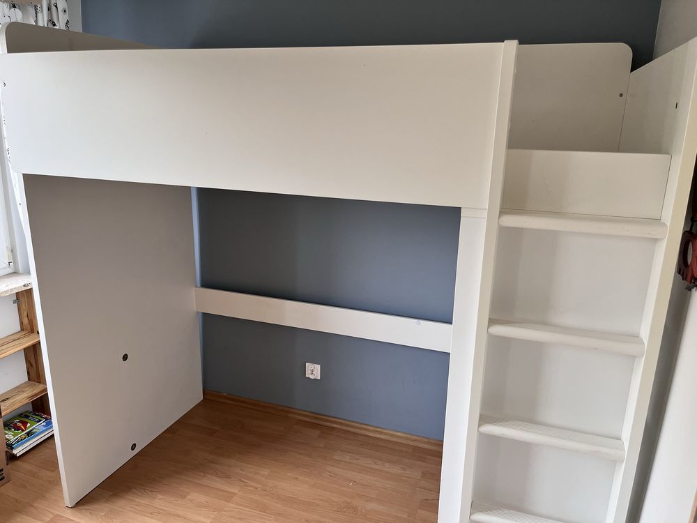 IKEA SMÅSTAD - Łóżko piętrowe z materacem i szafą - białe