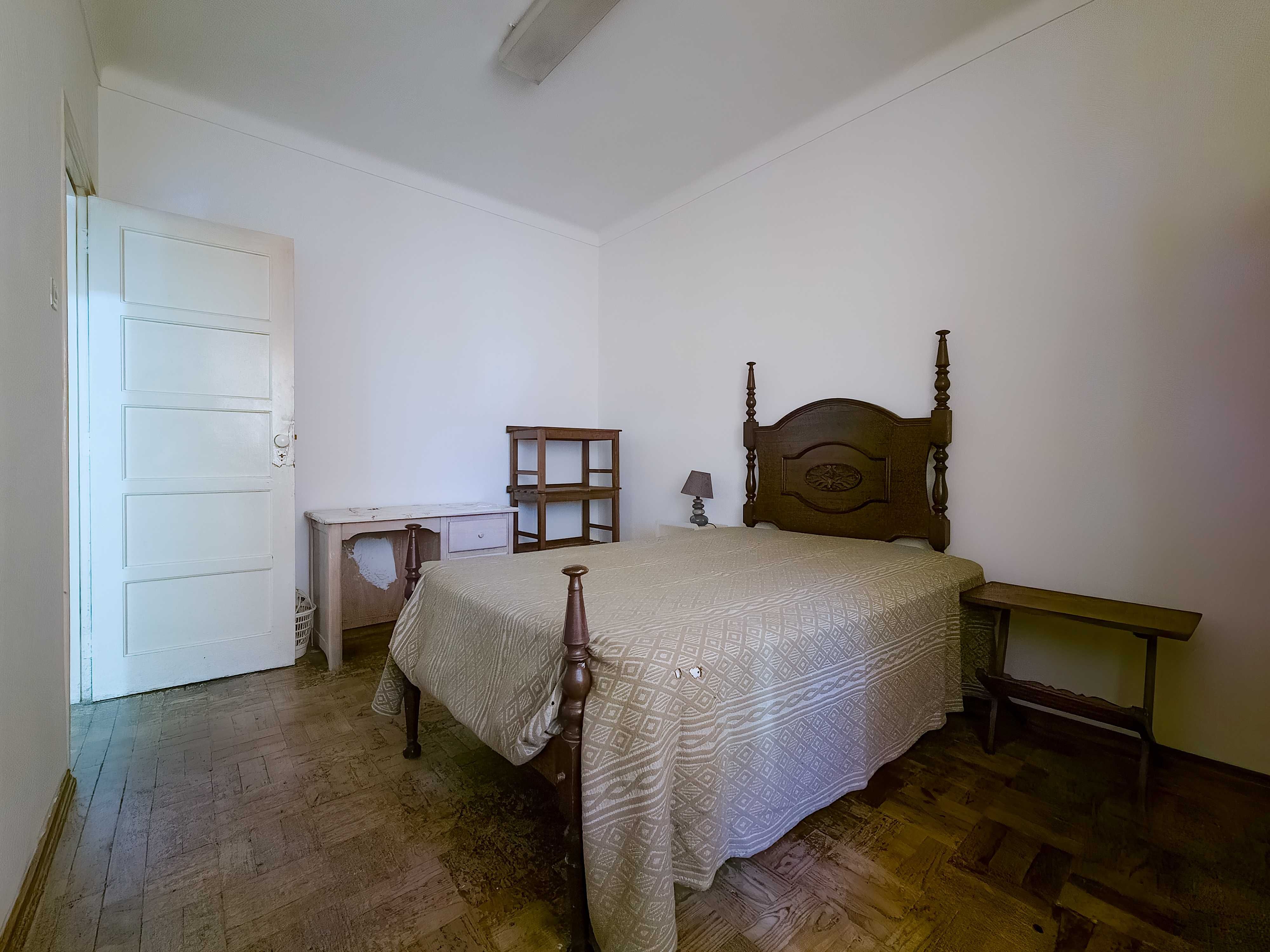 300€- Quarto grande , no Centro de leiria