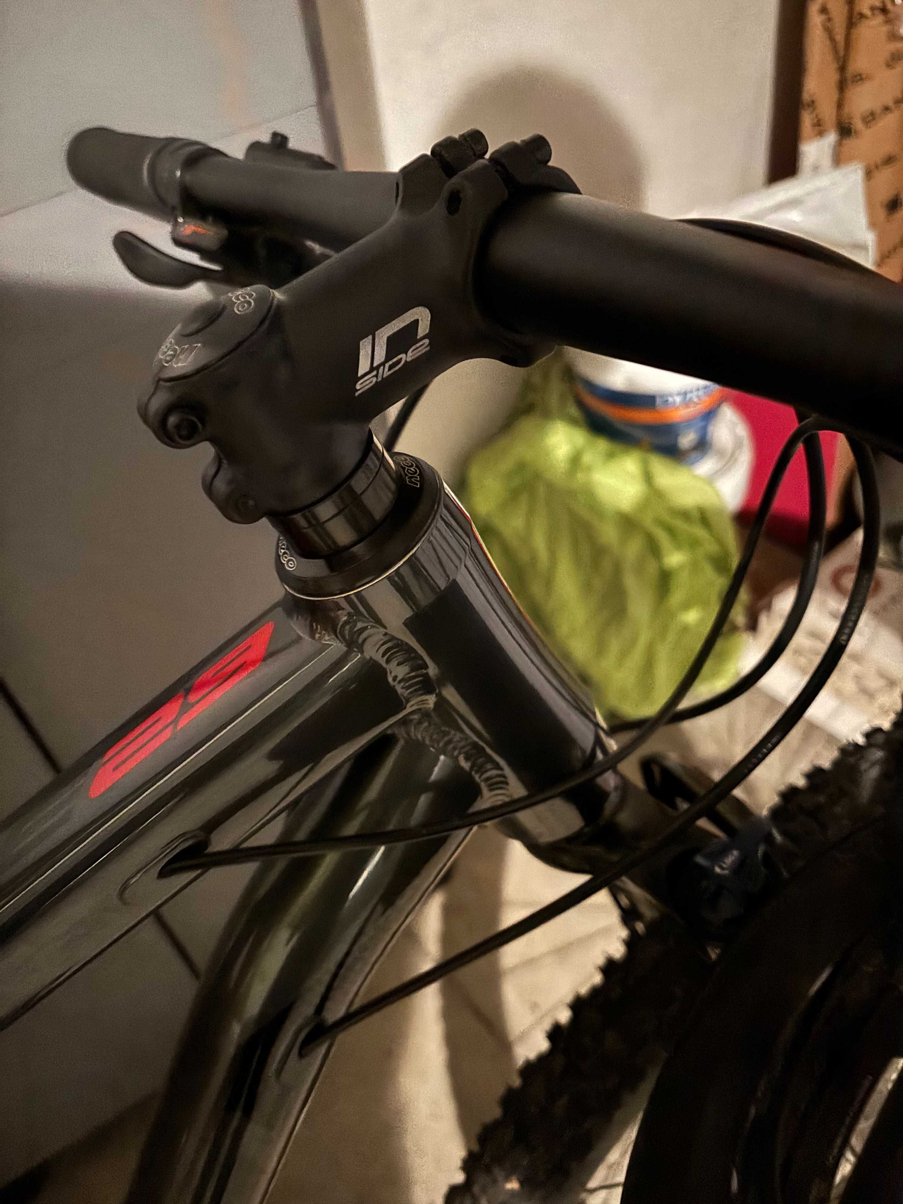 Bicicleta BTT 29 + Capacete