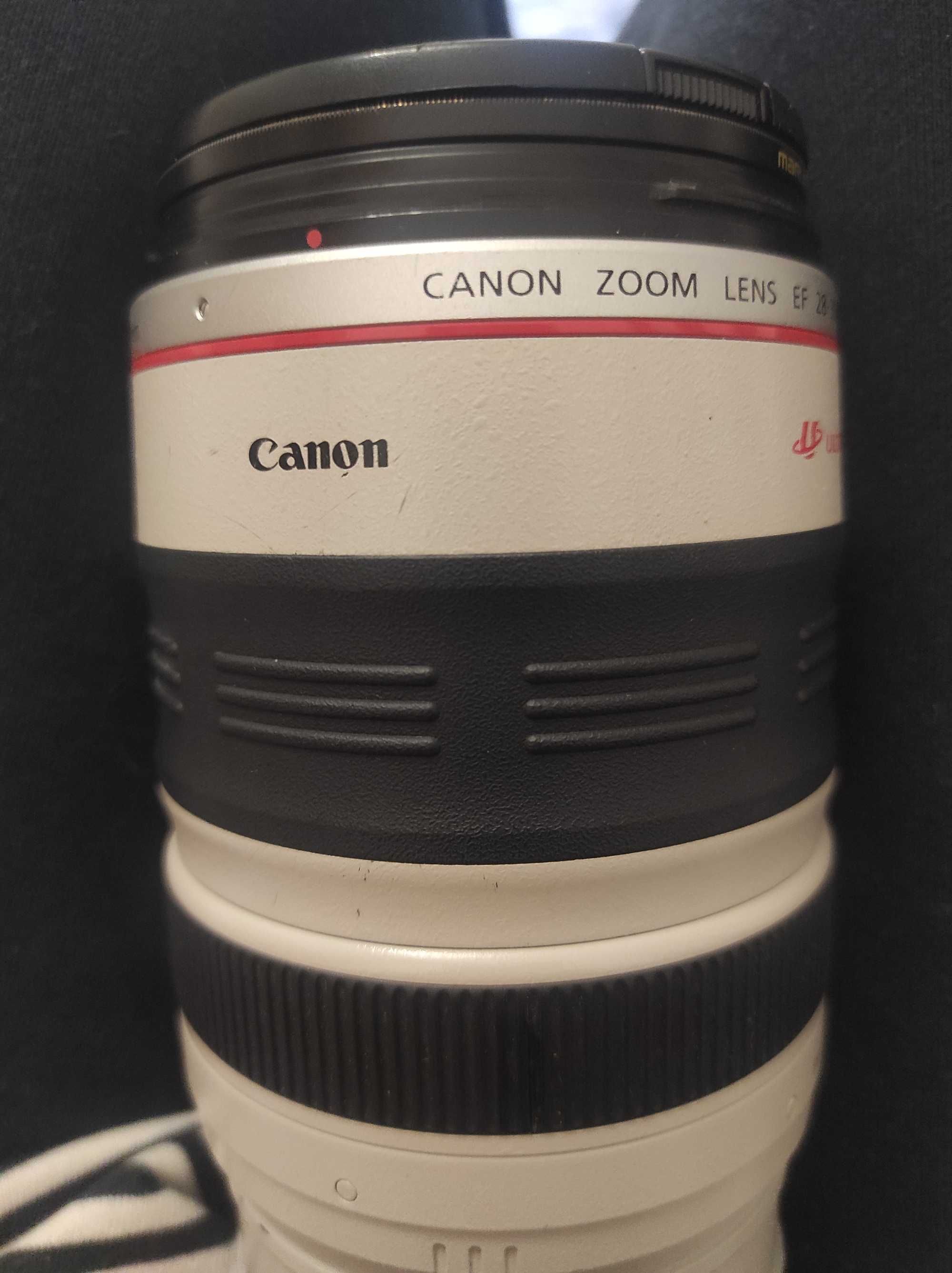 Canon EF 28-300mm f/3.5-5.6L IS USM в гарному стані.